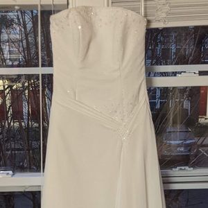 Brand new Maggie Sottero Wedding Dress with tag